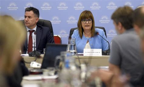 Bullrich quitará el artículo que obligaba a pedir permiso para