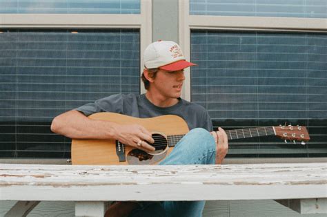 TEXAS SINGER-SONGWRITER DYLAN GOSSETT SIGNS TO BIG LOUD TEXAS / MERCURY RECORDS | Big Loud