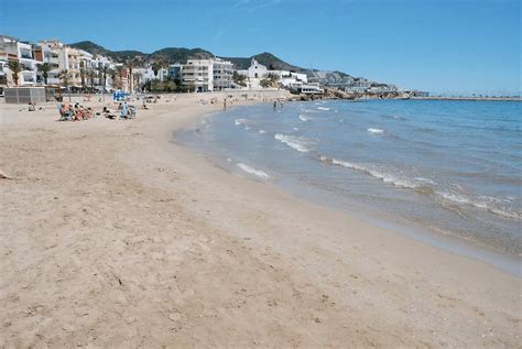 20 Best Barcelona Beaches (You Have to Visit)