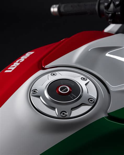 Ducati Panigale V Tricolore Una Edici N Para Coleccionistas