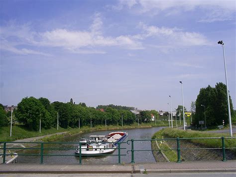 Schiffbare Wasserwege In Belgien Canal Charleroi Brussels Zeekanal