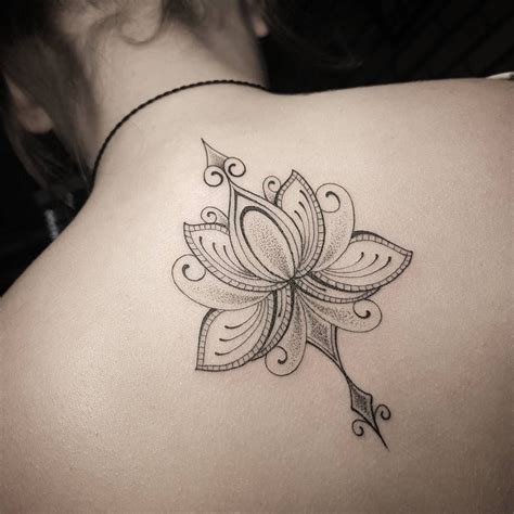 Top Tatouage Fleur Lotus Dessin Bande Kings