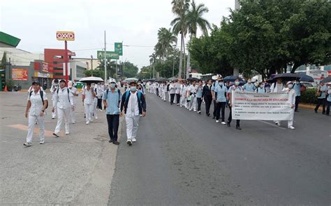 Alumnos Del Iseeech Marchan En Tuxtla Guti Rrez El Heraldo De Chiapas