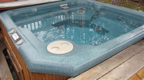 Can You Put Epsom Salt In Hot Tub Do S And Don Ts For Spa Users Warm