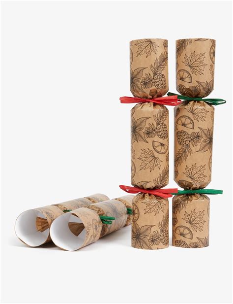 The best Christmas crackers to make festivities go with a bang | Livingetc