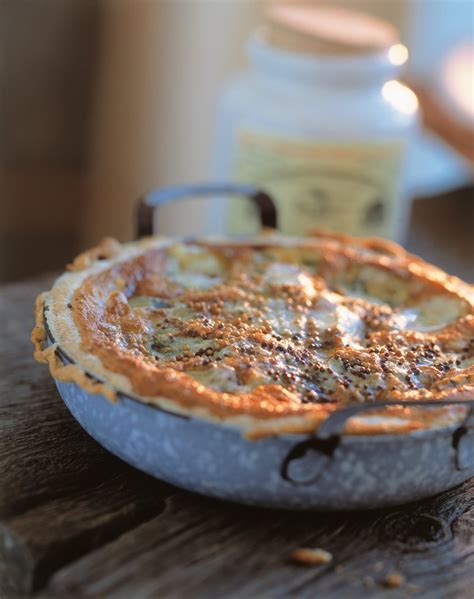 Recette tourte à la fourme d ambert et moutarde à l ancienne Marie Claire