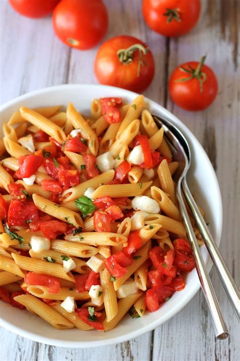 Pasta With Fresh Tomato Sauce And Mozzarella Green Valley Kitchen