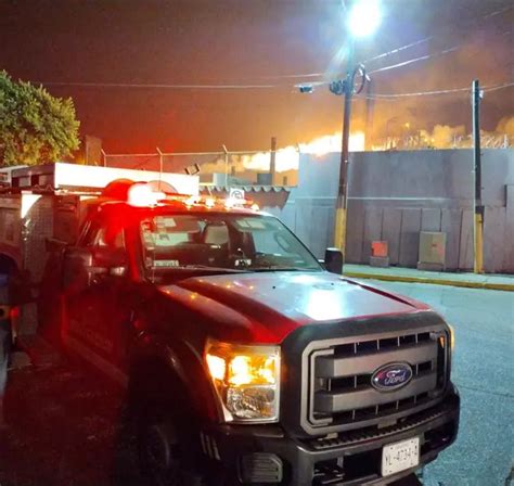 Controlan Incendio En Refinería De Pemex En Veracruz