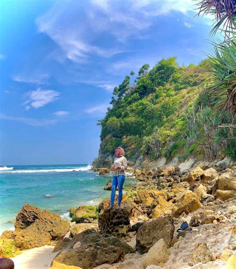 Pantai Nampu Wonogiri