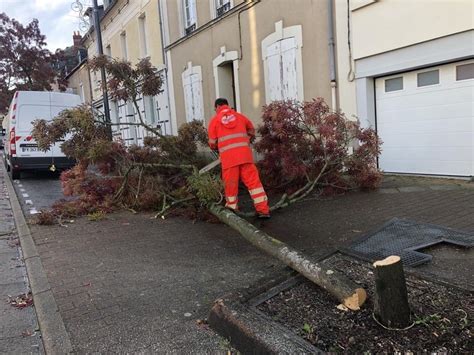 EN IMAGES Tempête Ciaran les premières photos des dégâts en Mayenne