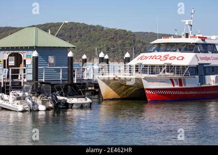 Palm Beach ferry wharf on Pittwater and Fantasea ferry cruiser awaiting ...