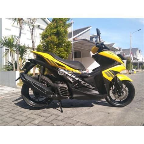 Motor Yamaha Aerox 155 VVA 2017 Kuning Bekas Tangan 1 Terawat Di