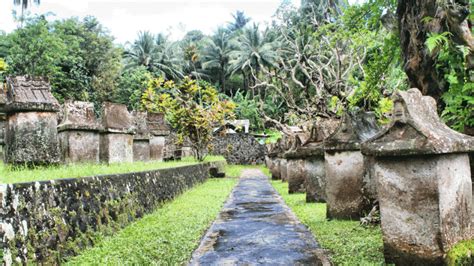 Waruga Sawangan Kuburan Ala Minahasa Manado Baswara