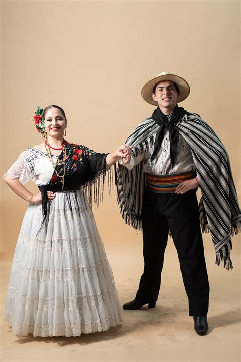 Paraguay En Ropa Tradicional Ropa Traje T Pico