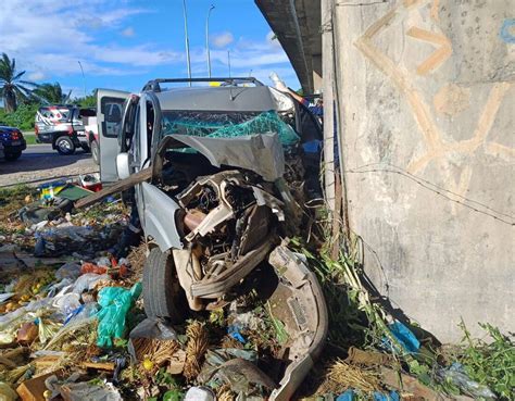 Grave Acidente Entre Carreta E Carro Deixa Três Pessoas Feridas Na Br