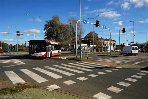 Wszystkich Świętych w Częstochowie Jak dojechać na cmentarze w czasie