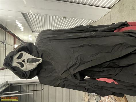 Scary Movie The Killers Original Screenworn Long Black Hooded Robe