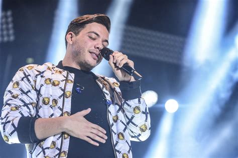 Wesley Safadão cancela show após travar a coluna Muita dor Wesley