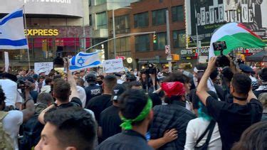 Por Conflicto Israel Palestina Manifestantes Se Enfrentan En New York