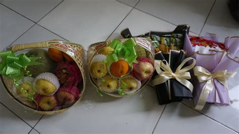 Kiai Muda Ganjar Ajari Santri Buat Hantaran Parsel Dan Buket Berita