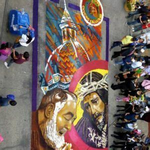 Alfombra de la Abuelita Colectivo Chucho callejero elaboró su famosa