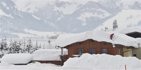 Avalanche Kills 3 Skiers In Austria As 2 Ski Patrollers Killed In French Alps By Avalanche