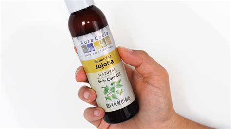 8 Benefits Of Jojoba Oil For Hair And Skin Naturallycurly