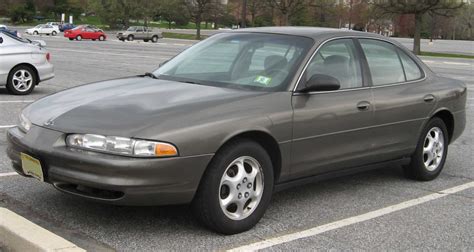 Oldsmobile Intrigue - Information and photos - MOMENTcar