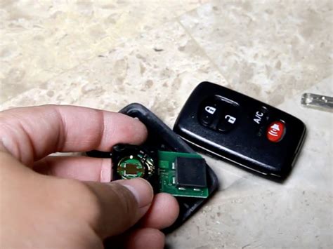 How To Change Prius Key Battery 2010