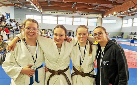 Yffiniac Judo deux filles en argent Le Télégramme