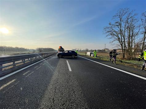 Provoca Un Incidente In Autostrada E Poi Scappa Sulla Torino Aosta