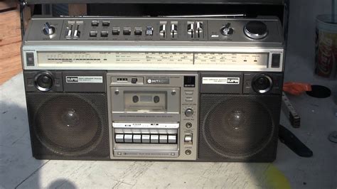 Hitachi Trk 8190h Boombox Unpacked And Played Live Youtube