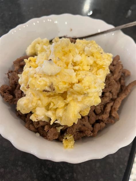 Back To Carnivore Day 1 400g 8020 Ground Beef And 2 Eggs Cooked In Ghee 😋 Rcarnivorediet