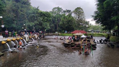 Cuma Bayar Parkir Rp Ribu Bisa Berenang Sepuasnya Di Umbul Senjoyo