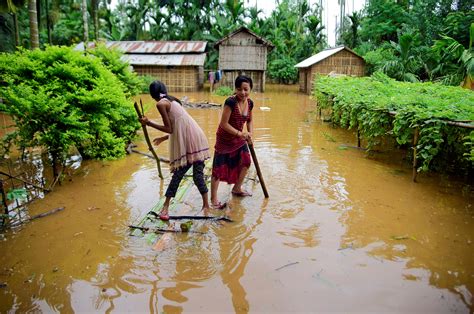 Floods In India Nepal Displace Nearly Four Million People At Least 189 Dead Reuters