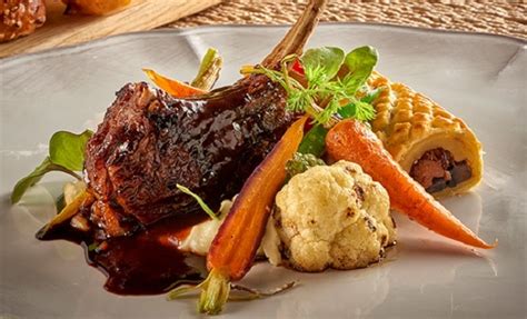 Enjoy A Christmas Lunch Feast At Emperors Palace Za