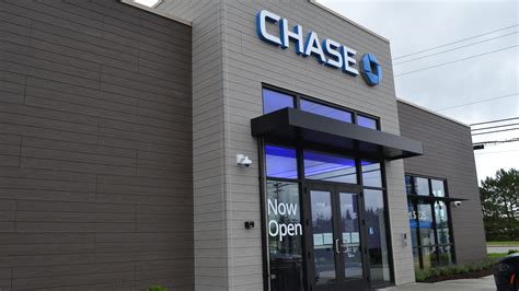 Chase opens bank in highly competitive Portsmouth