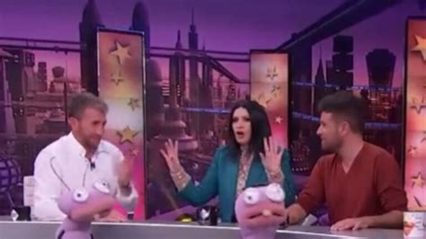 Bufera Social Su Laura Pausini Le Donne Protestano Per Liran