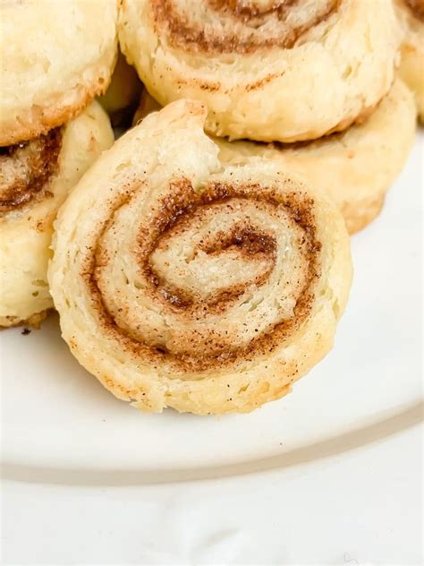 Flaky Cinnamon Pinwheels - Barefoot In The Pines