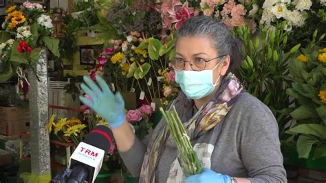 Bari riaprono alcune attività gente al cimitero e via libera all