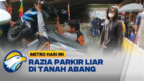 Seorang Ojol Memohon Agar Motornya Tak Diangkut Karena Parkir Liar