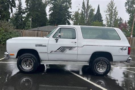 1990 Dodge Ramcharger 2 Barn Finds