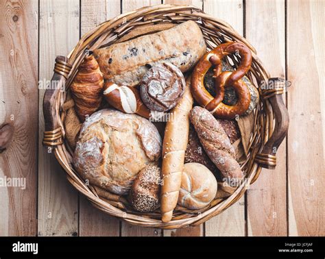 Bread Loaf Basket Stock Photos Bread Loaf Basket Stock Images Alamy