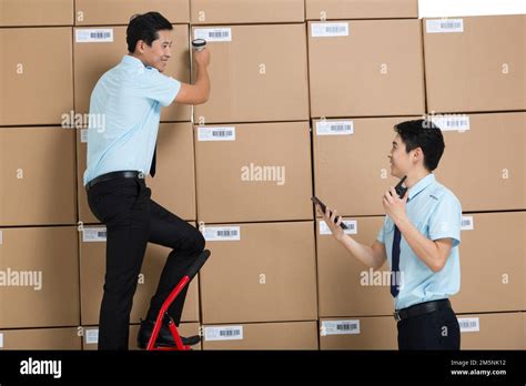 Warehouse Inventory Scan Hi Res Stock Photography And Images Alamy