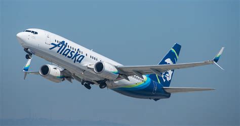 Alaska Airlines Boeing 737 Rejects LAX Takeoff After Hitting Object On ...