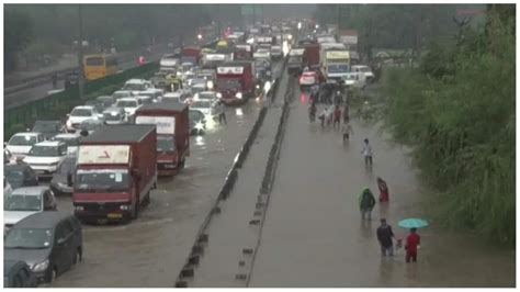 Delhi Gurugram Traffic At Standstill Amid Menace Of Waterlogged