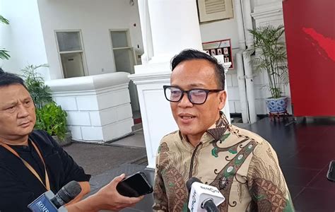 Jokowi Ajak Relawan Bukber Di Istana Okezone Nasional