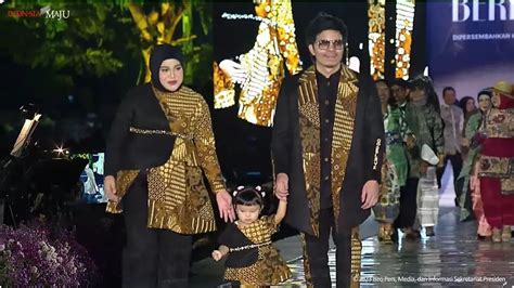 Potret Artis Hadiri Acara Istana Berbatik Tampil Memukau Di Catwalk