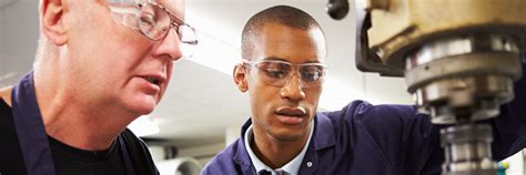 ways  avoid common workplace eye injuries