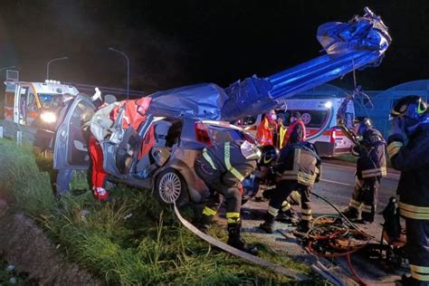 Capaccio Paestum Eboli Incidente Con Prognosi Riservata Sud Tv